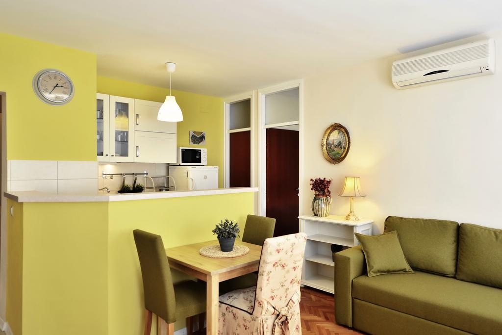 Apartments Zoran สปลิท ภายนอก รูปภาพ